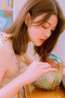 女生拉屎全过程